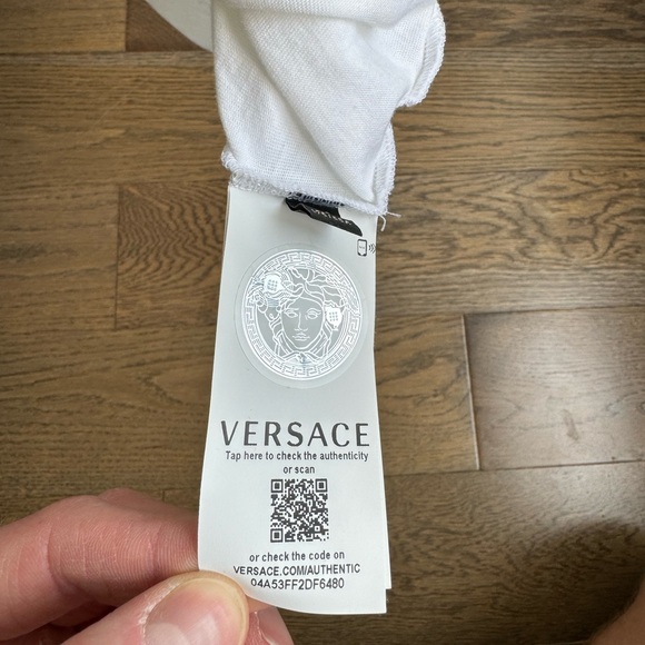 Versace T-Shirt - Picture 3 of 3